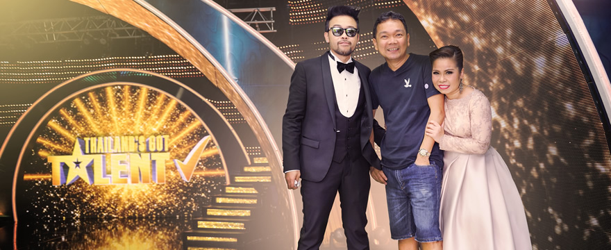 อยากเล่นเปียโน...โทรหาเรา : 02-892-5435 Customer of Piano Center